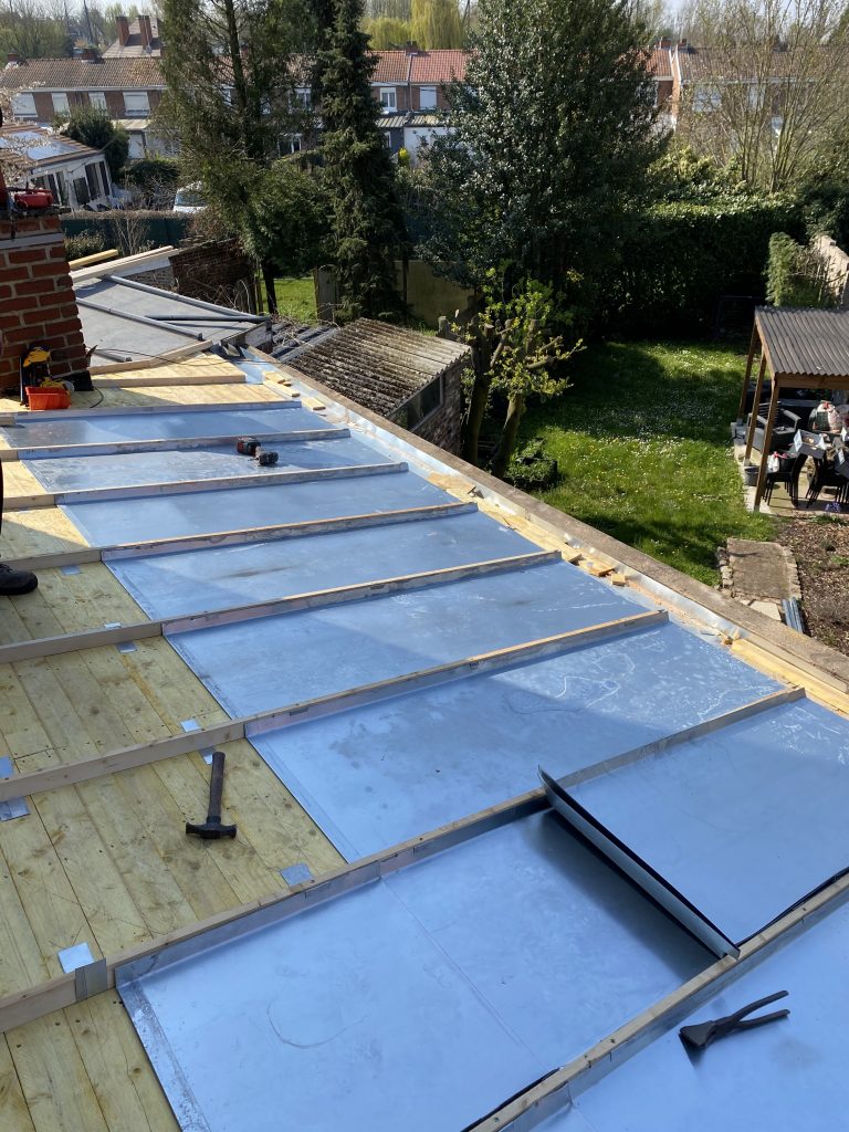 Toit terrasse en zinc - toiture avesnoise
