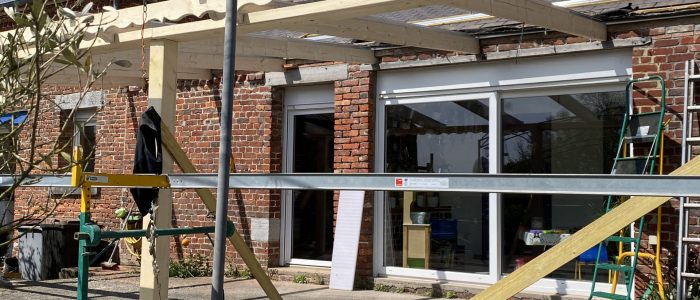 Fabrication et pose de pergolas sur mesure par toiture avesnoise - Olivier BOULANGER à Dourlers