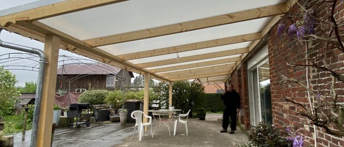 Fabrication et pose de pergolas sur mesure par toiture avesnoise - Olivier BOULANGER à Dourlers